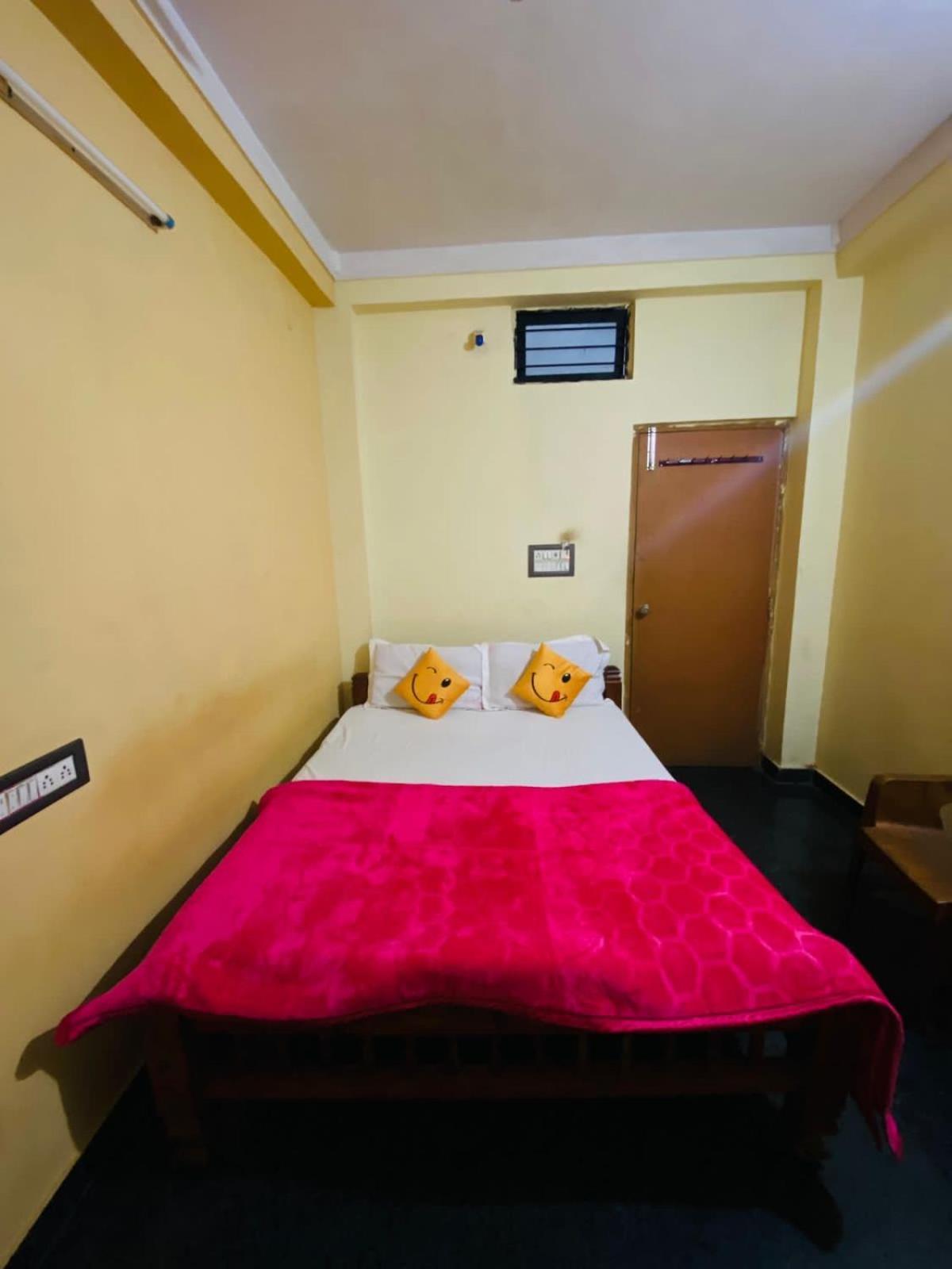 מלון מייזור Hk Residency מראה חיצוני תמונה